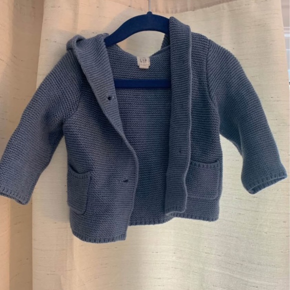 GAP | Boys size 6-12 | Knit button up cardigan in blue - Picture 2 of 4